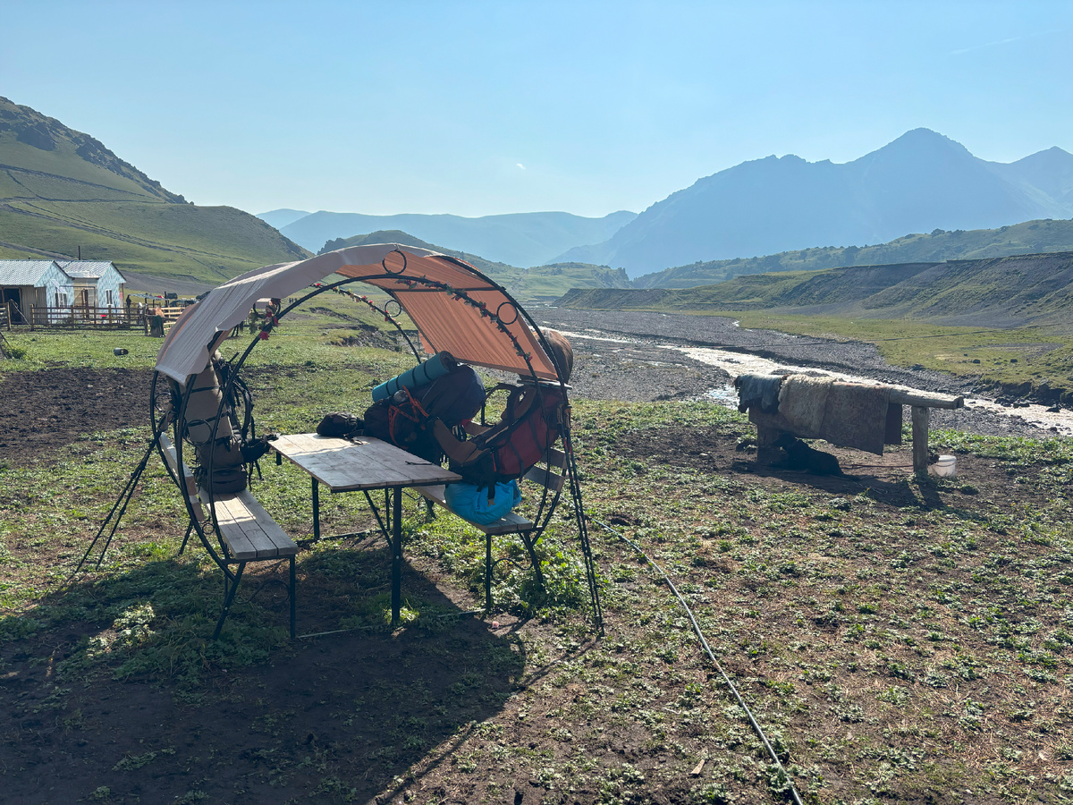 Уютное место на 6х, мы заняли все, так как других желающих нет