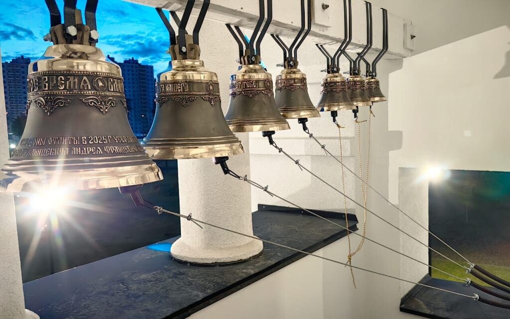 В храме Тверского суворовского училища освятили колокола