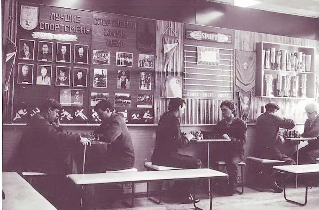 Фото автора. Красный уголок на предприятии