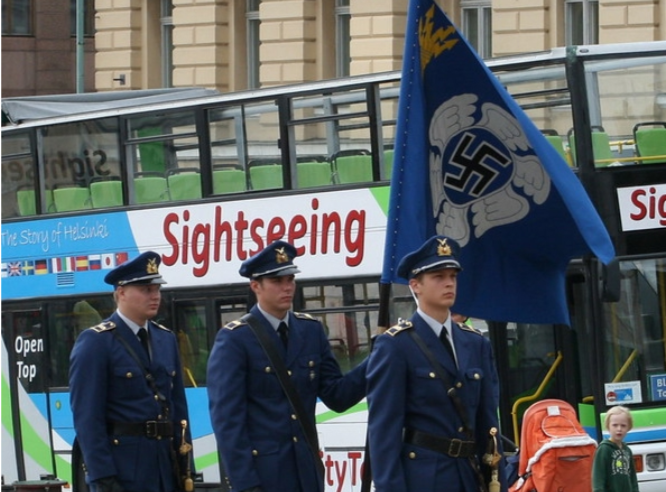    ВВС Финляндии хотят отказаться от использования свастики, застеснявшись американцев