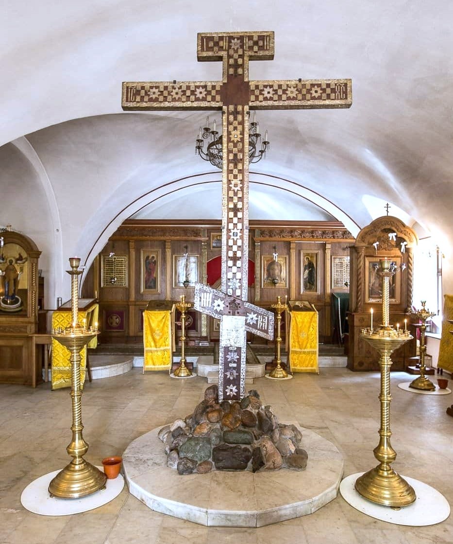 Кийский крест в храме преподобного Сергия в Крапивниках. Москва