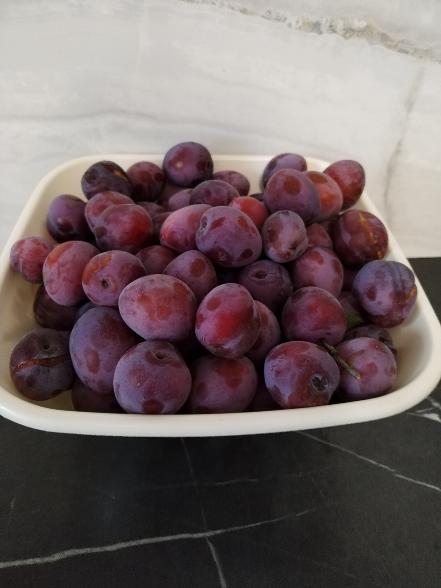 Наши сливы.