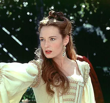 Кэтрин Маккормак в иллюстративных целях