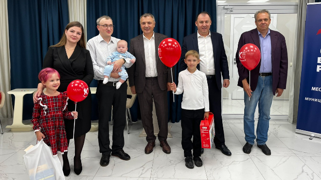 Фото: глава администрации Лужского района Юрий Намлиев