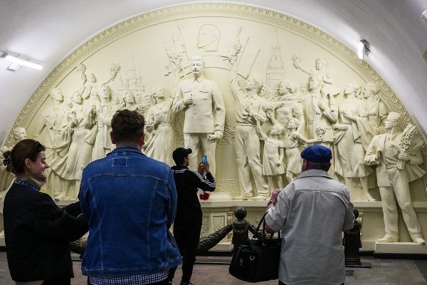 Сталина на нас нет? Откуда взялась народная популярность «вождя всех времён и народов»  📷