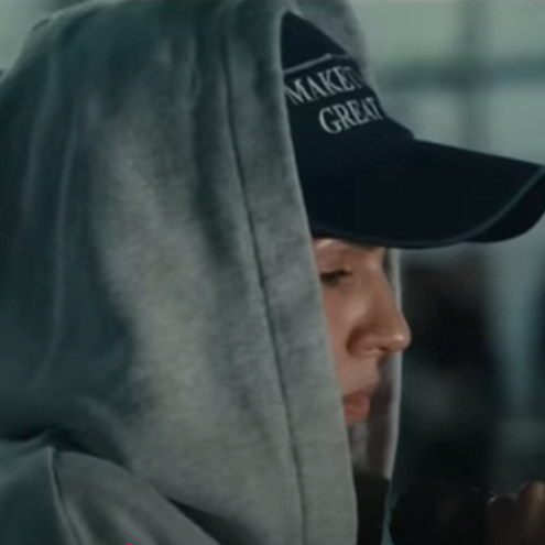     Zivert показала закулисье стадионного концерта в клипе «Гудбай»