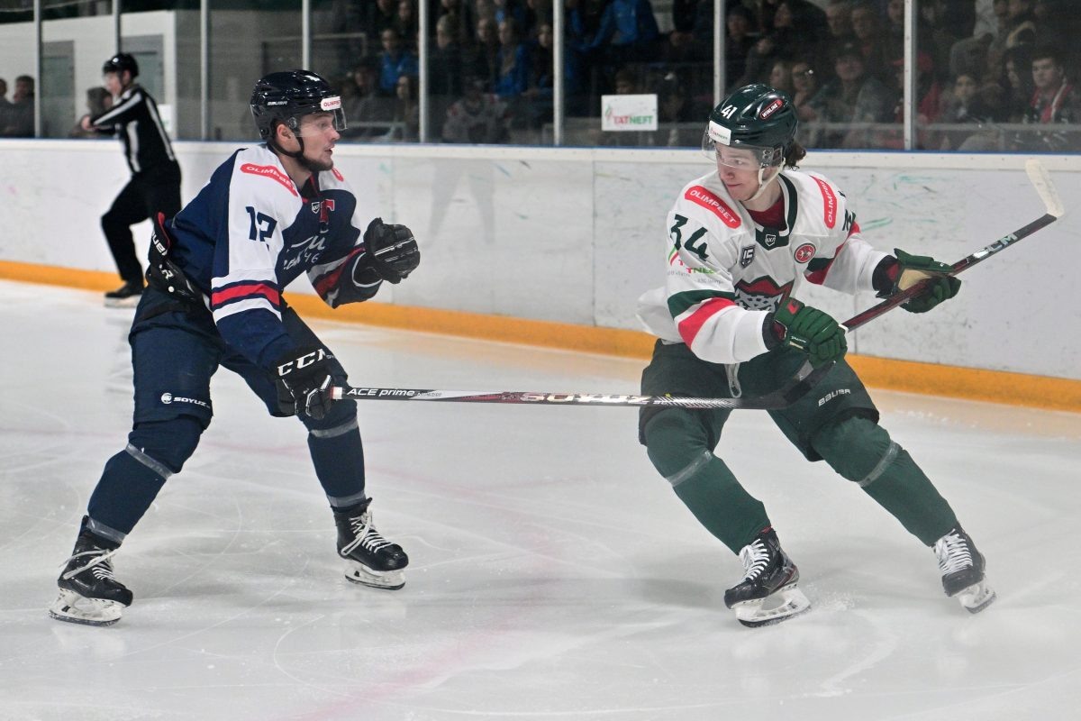    Сергей Одиноков (слева) хорошо проявил себя на предсезонном турнире в Казани