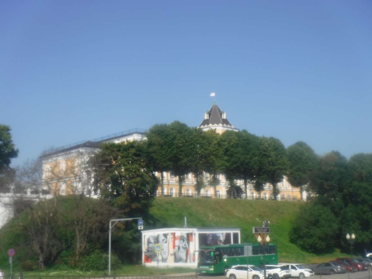 Училище девиц Духовного звания. Здесь сучас управлние Ярослваской железной дороги