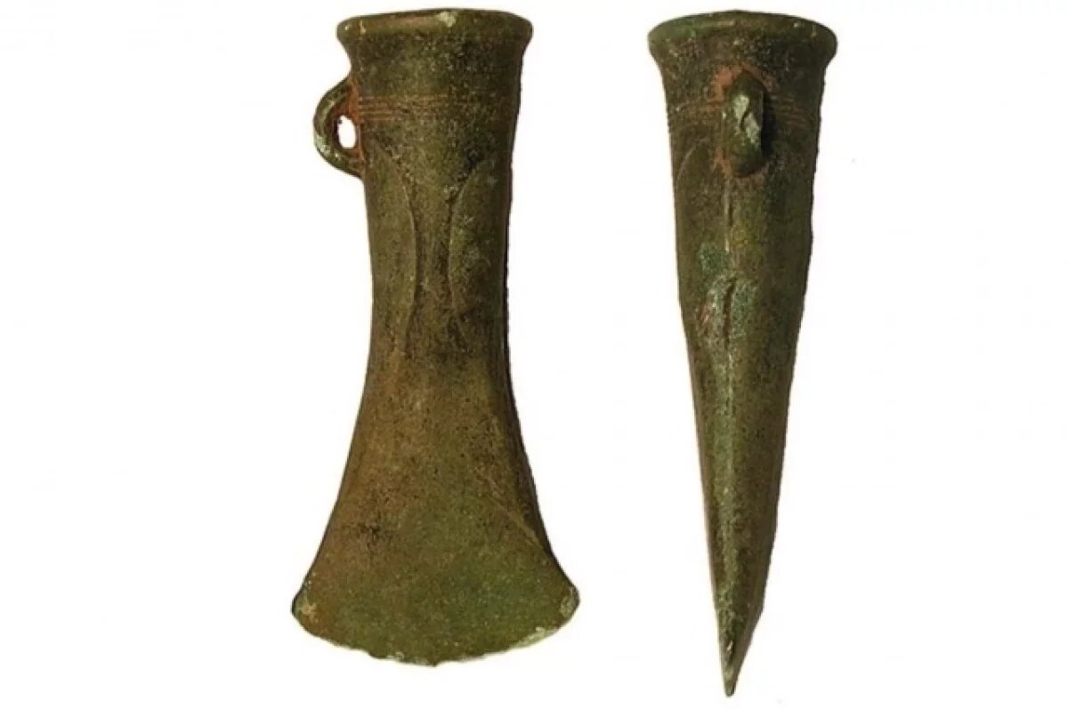    Археологи нашли 3000-летний топор с признаками «внеземного происхождения»