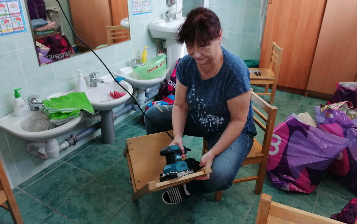 Это я сижу. Педагогическую работу работаю)))