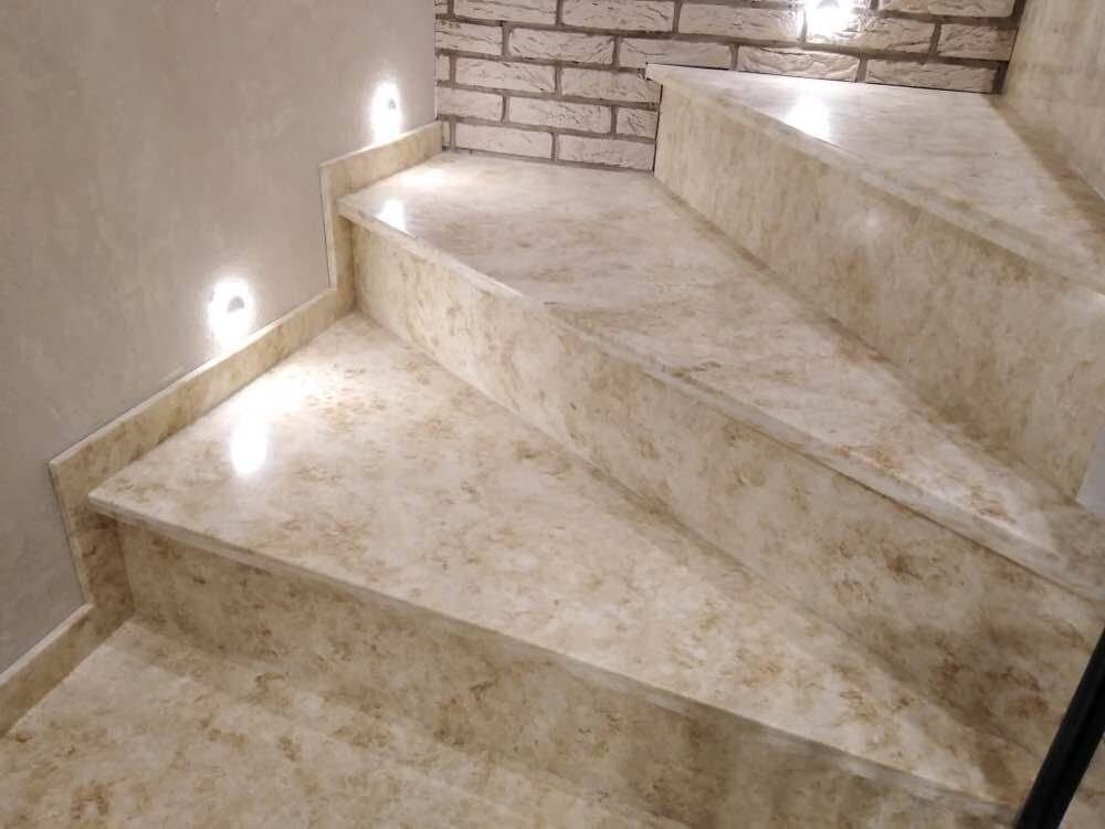 облицовка лестницы акриловым камнем