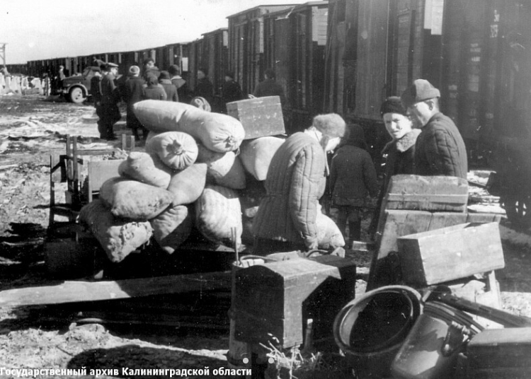 Прибытие эшелона с переселенцами. Источник: Государственный архив Калининградской области