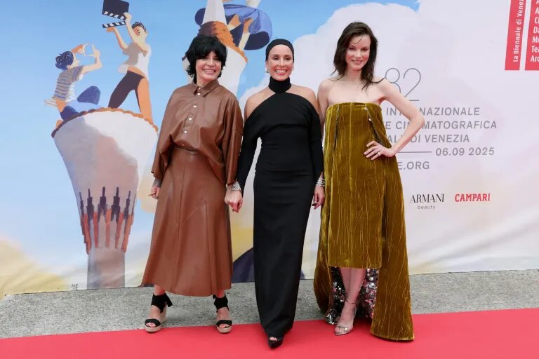 Теона Стругар Митевски, Нуми Рапас и Сильвия Хукс |  фото из открытыx источников