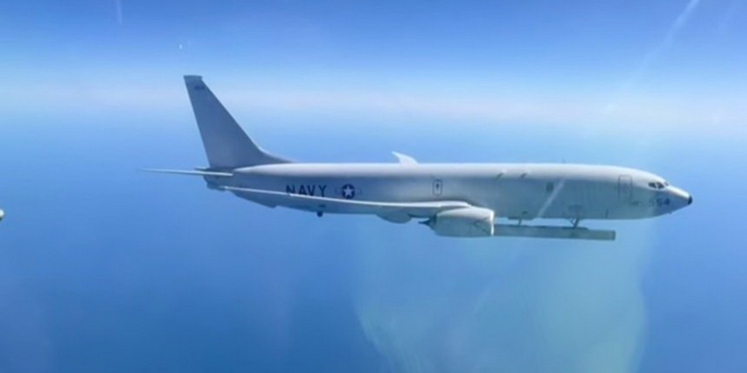 Российский Су-35С перехватил над Черным морем противолодочный самолет-разведчик P-8 Poseidon ВМС США