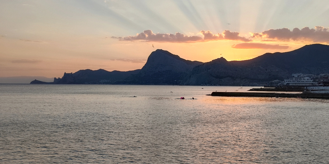 Шикарный закат в Судаке