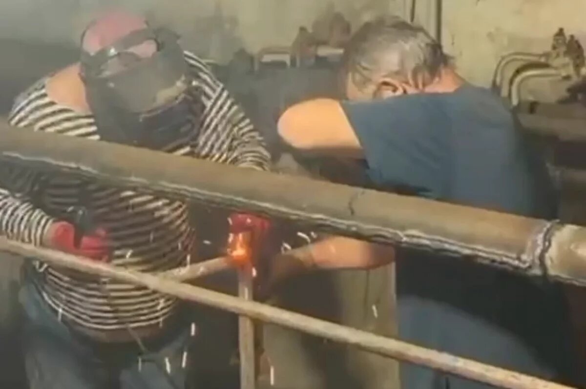    В Черкесске 250 жителей дома остались без горячей воды из-за дырявых труб