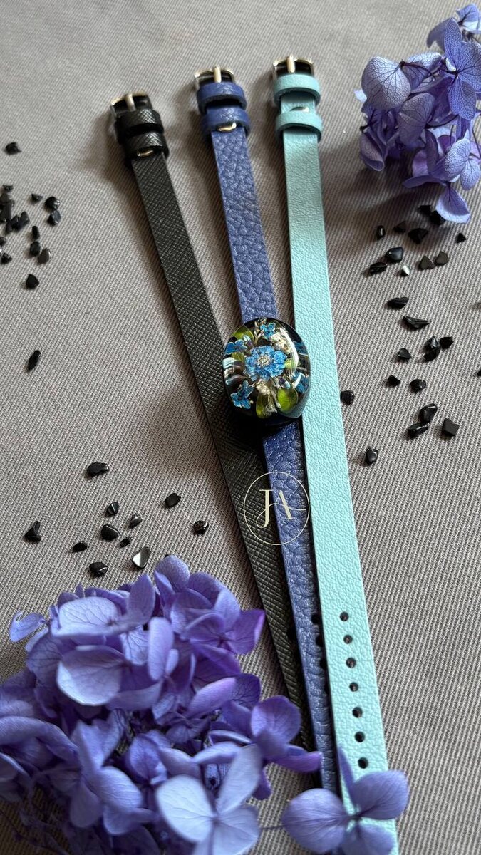 Моя ученица прошла базовый курс и начала создавать такие браслеты