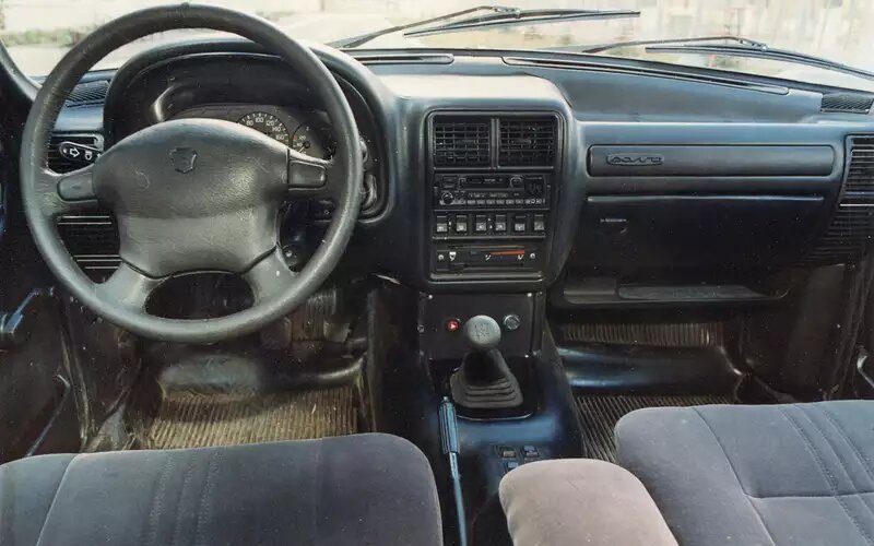 Салон ГАЗ-3110 выгодно отличался от предыдущего.