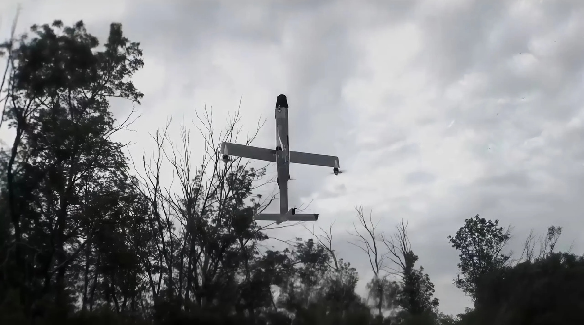 Вертикальный взлёт барражирующего боеприпаса Stark Virtus. Фото: Quantum Systems