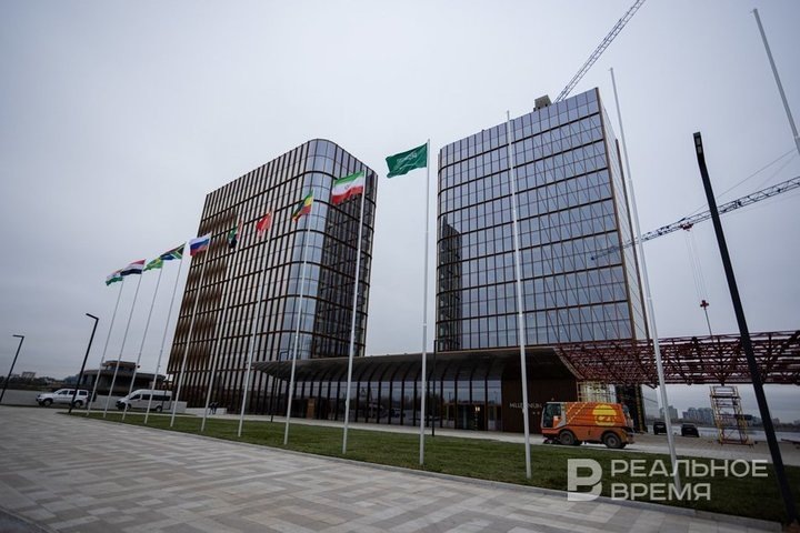    В Казани открыли доступ к набережной у двух высотных зданий отеля «Миллениум Панорама» категорий 4-звездочный и 5-звездочный. Мария Зверева / realnoevremya.ru