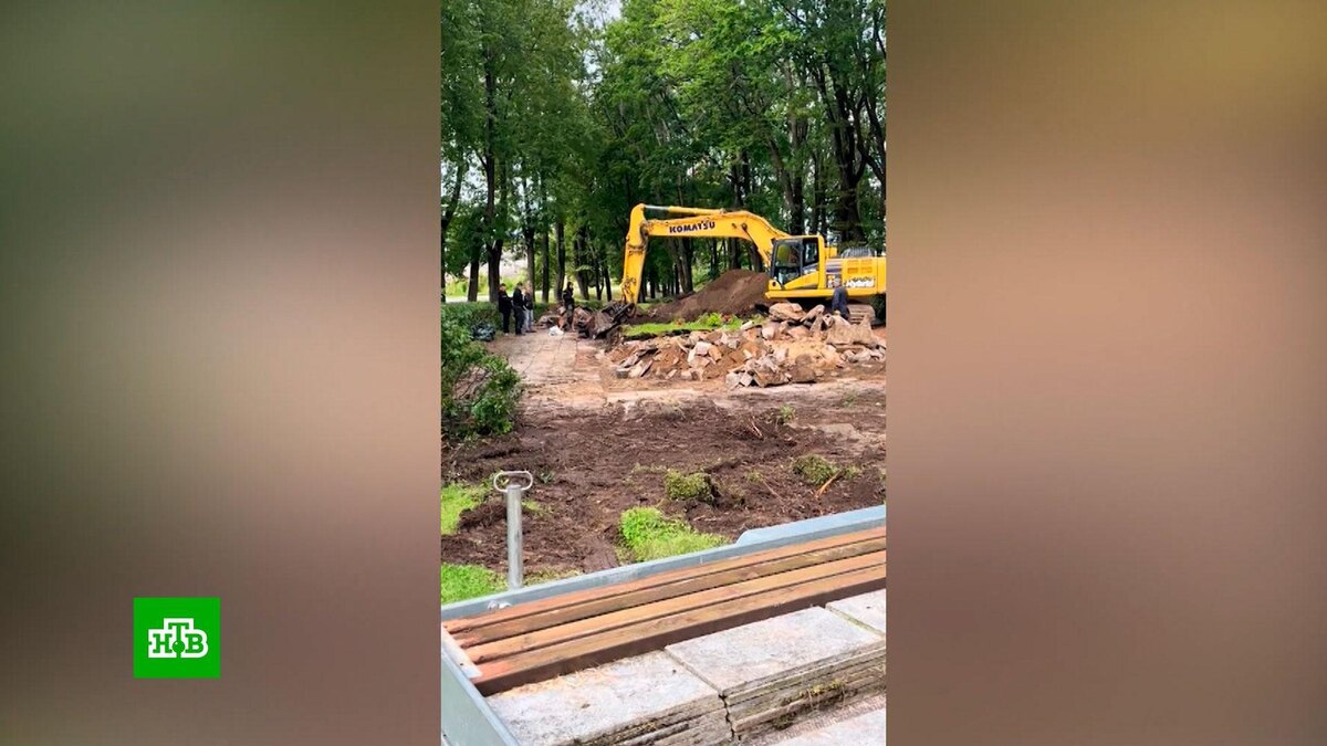    В Эстонии экскаватором раскопали братскую могилу советских воинов