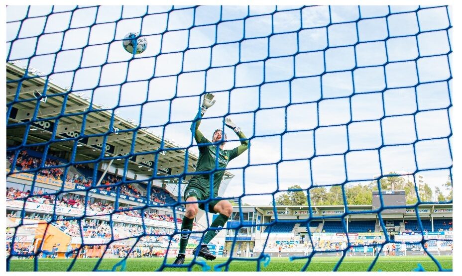    Россиянин Никита Хайкин по-прежнему защищает ворота «Буде-Глимта». Фото: Global Look Press