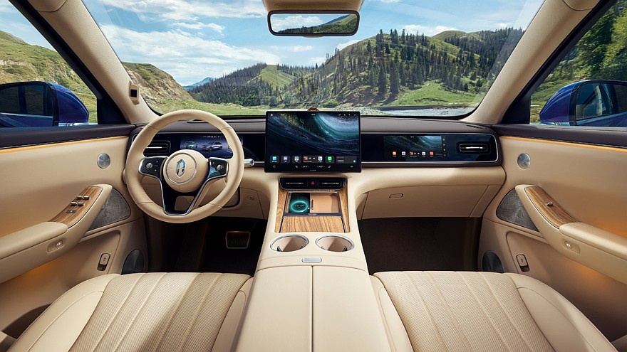    На фото: салон AITO M7 второго поколения