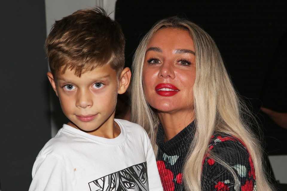    Анна Седокова с сыном Гектором. Борис КУДРЯВОВ