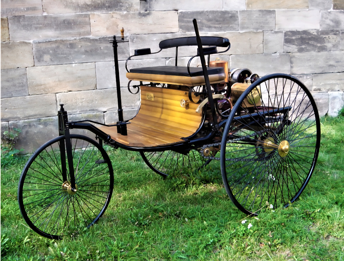 Оригинальный Benz Patent-Motorwagen — первый в мире автомобиль. Ценный музейный экспонат, сохранившийся до наших дней