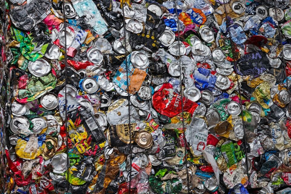    "Брикет" переработанных отходов, готовый к передаче переработчикам . Источник: Олег Богданов