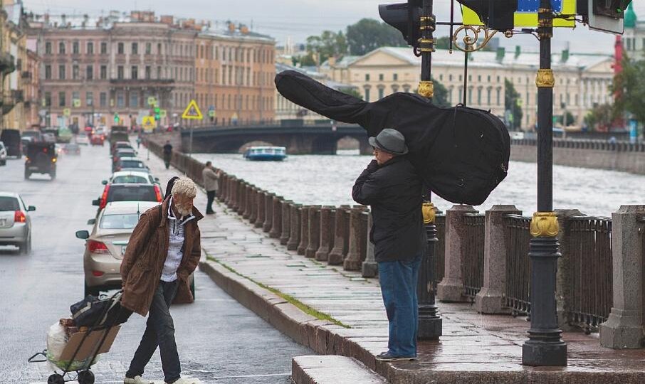 Почему цены растут, а мы нищие? Кто-то наживается на жизни петербуржцев?