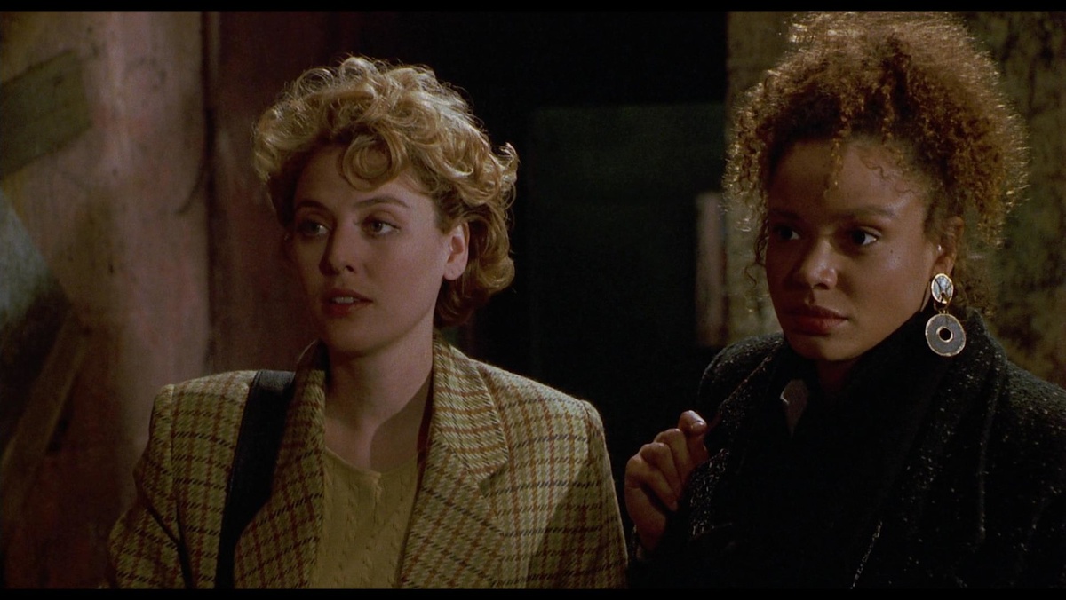 Хелен Лайл со своей подругой.