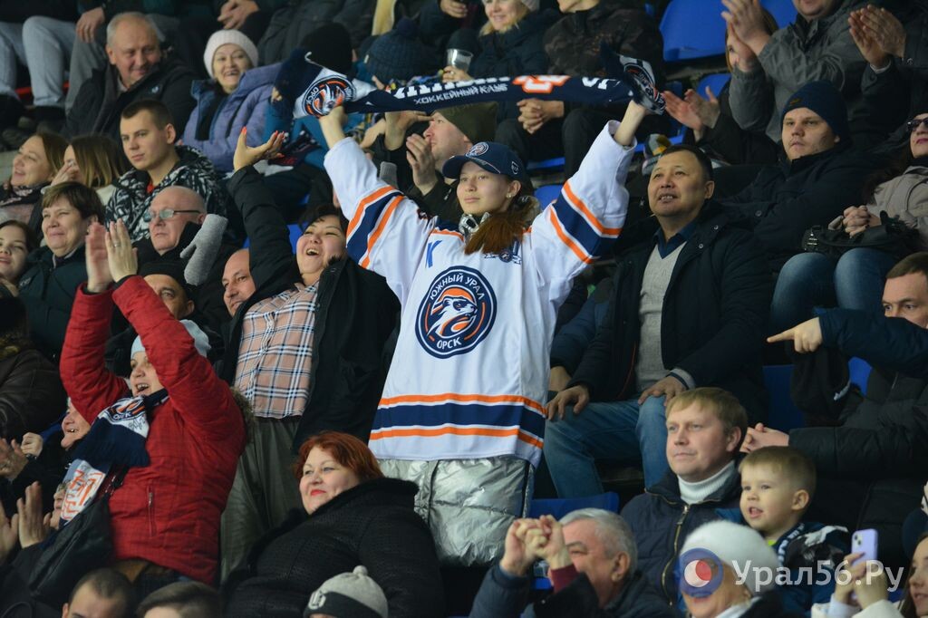    С сегодняшнего дня начинается продажа билетов на домашние матчи ХК «Южный Урал». Сколько будет стоить вход?