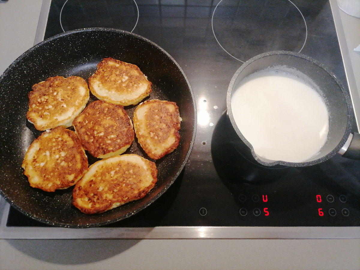 Завтрак готовится.