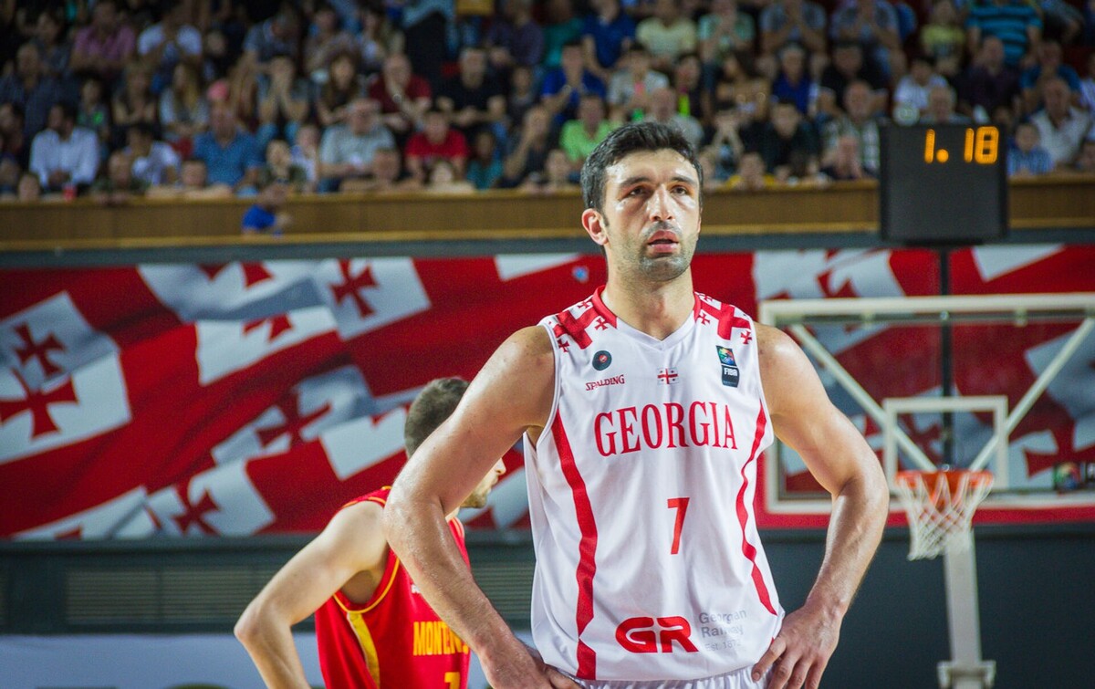 За Сборную Грузии