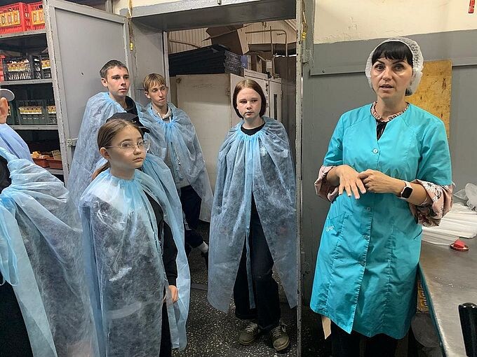 Уразова Алёна Александровна проводит инструктаж по технике безопасности