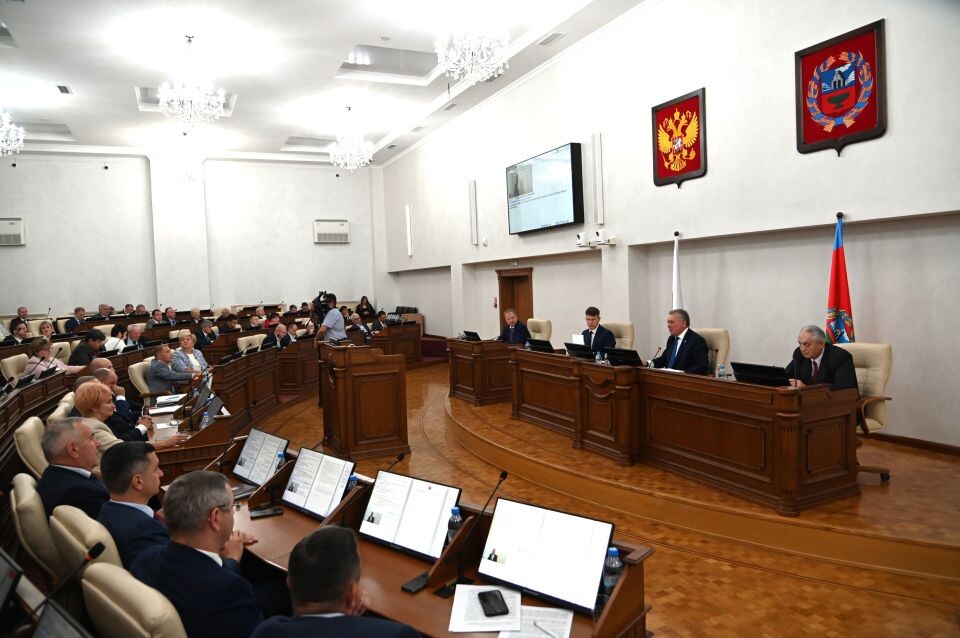    Августовская сессия АКЗС. Источник: Пресс-служба АКЗС