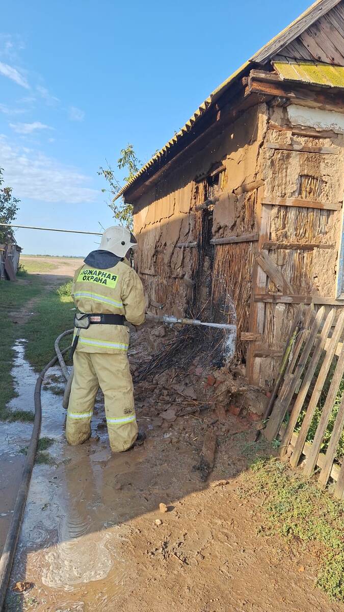 огнеборцы ПЧ№59 выезжали на тушение пожара в Володарский район
