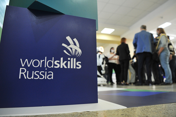    При Уразове Казань в 2015 году получила право на проведение международного чемпионата WorldSkills, обойдя Париж и бельгийский Шарлеруа.   
Фото: «БИЗНЕС Online»