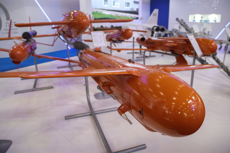    Татарстанские беспилотники будут не только воздушными, но и наземными, и водными. Тут все козыри у КАМАЗа и судостроительной корпорации «Ак Барс».   
Фото: «БИЗНЕС Online»