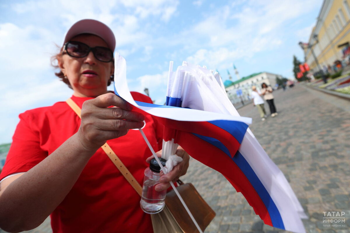 Утвержденной де-юре расшифровки цветовой гаммы не существует. Но трактовок было немалоФото: © Михаил Захаров / «Татар-информ»