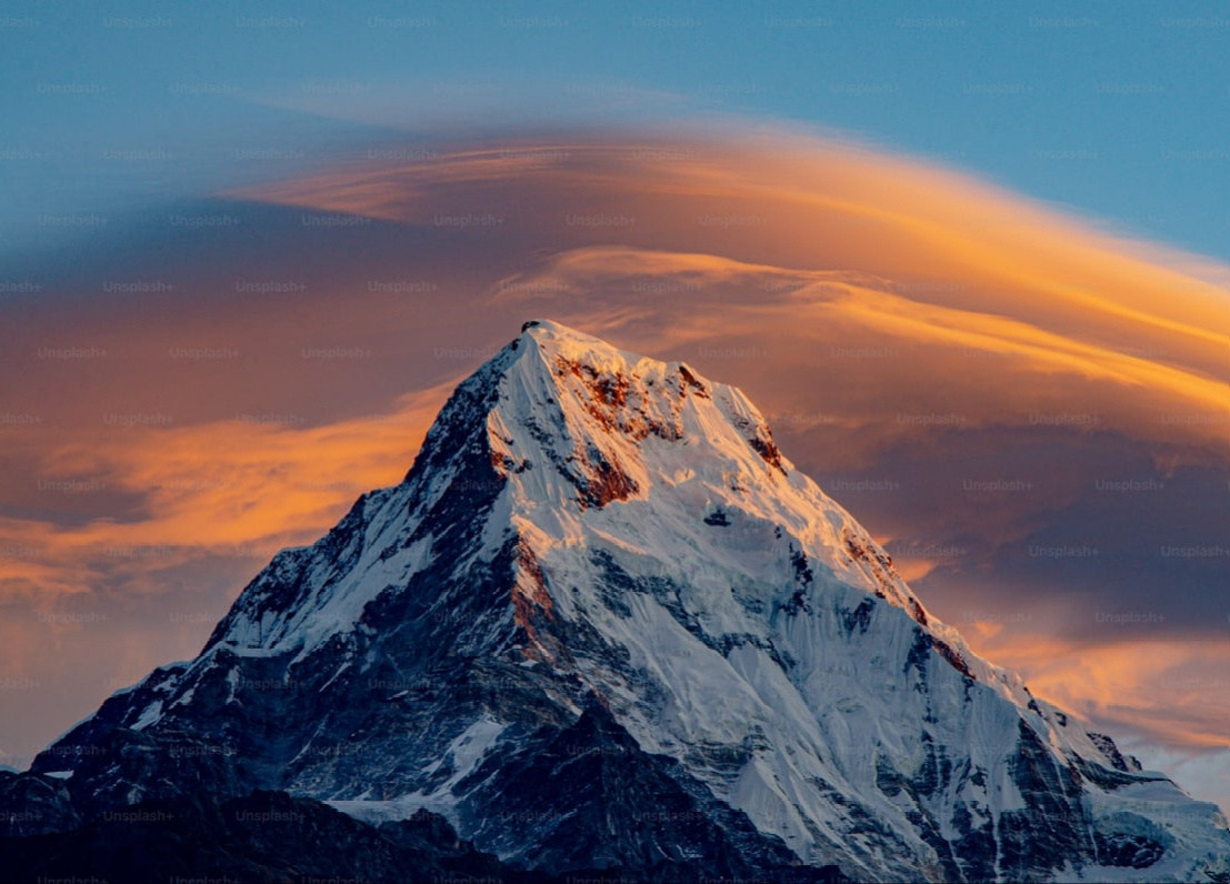 Цели могут быть разными. Пусть это будет сам Эверест. А помогут в этом.. Ну вы поняли😉