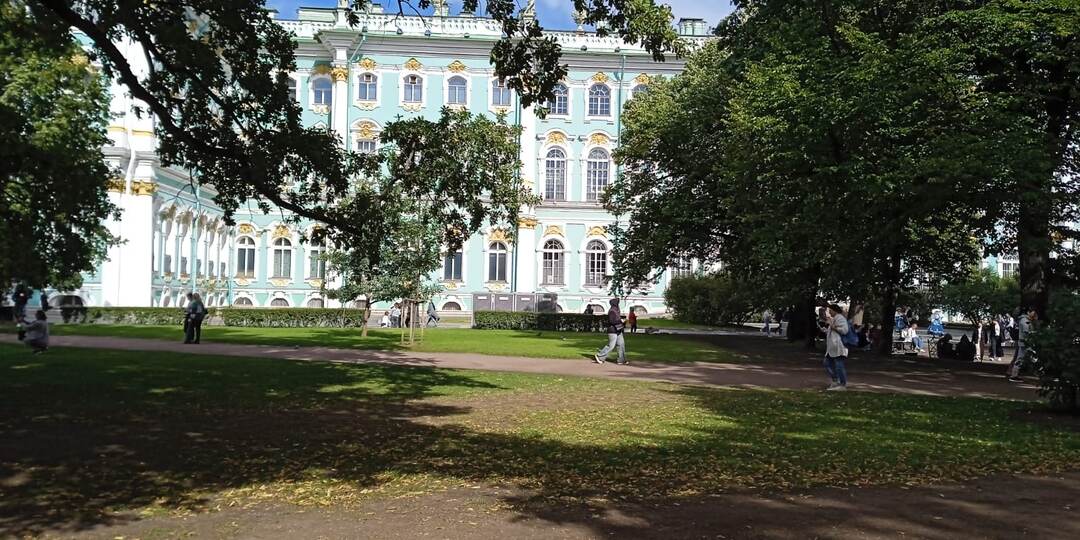 Бесплатный музей часть 2. Тарелочки.