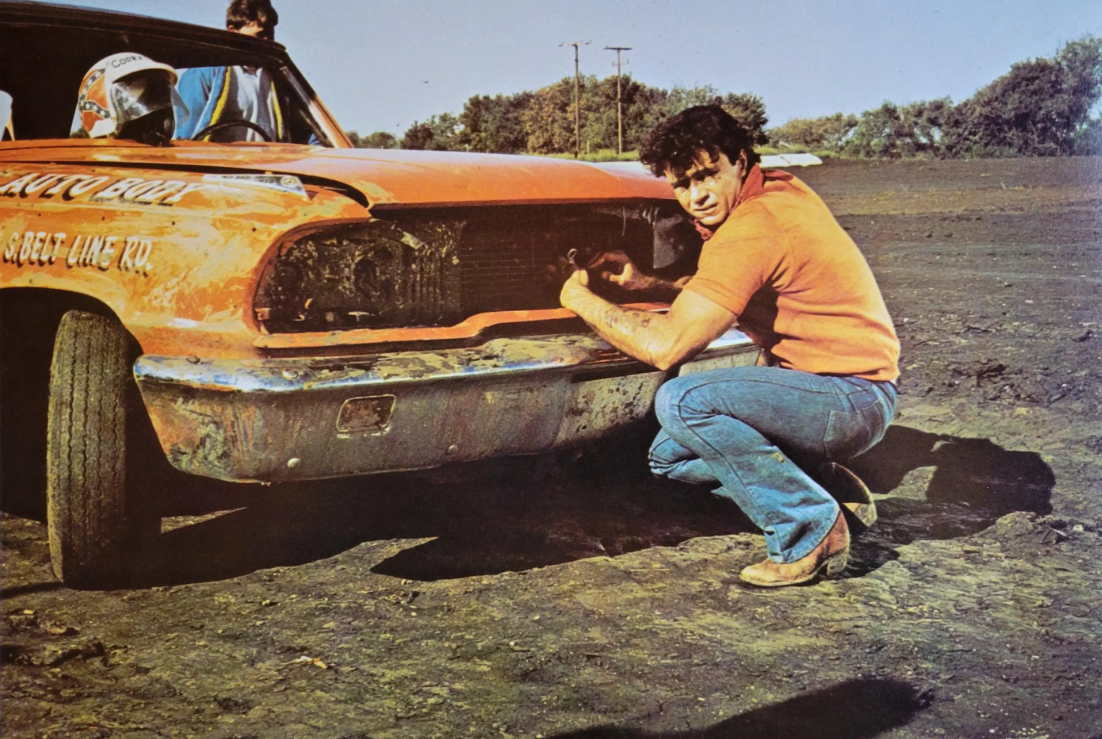 Бешенный темперамент и эгоцентризм помешал исполнителю главной роли в фильме про Корки актёру Роберту Блэйку получить статус супер-звезды