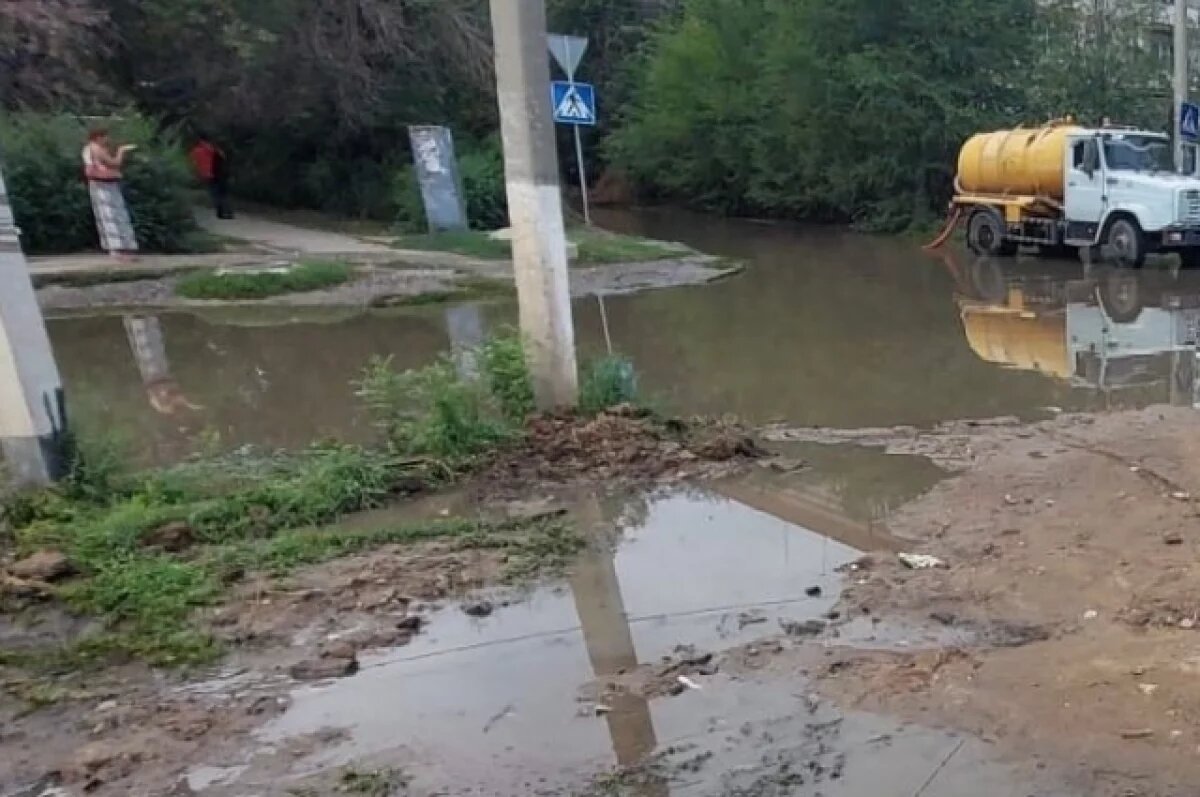    Росприроднадзор выявил утечку канализации у ТЦ в Астрахани