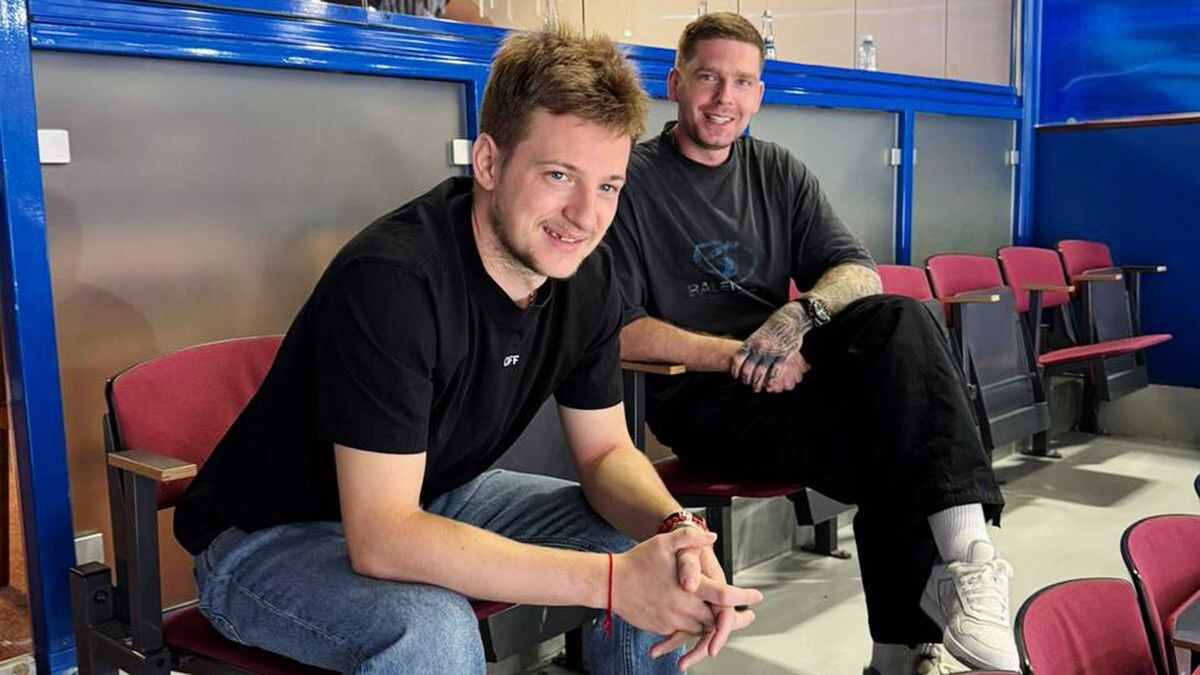    Социальные сети Шуми Бабаева