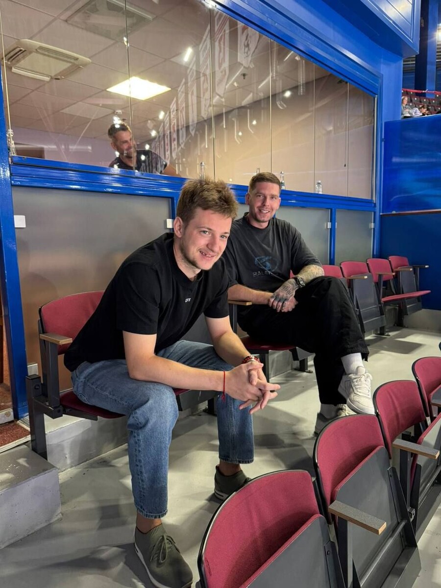    Социальные сети Шуми Бабаева