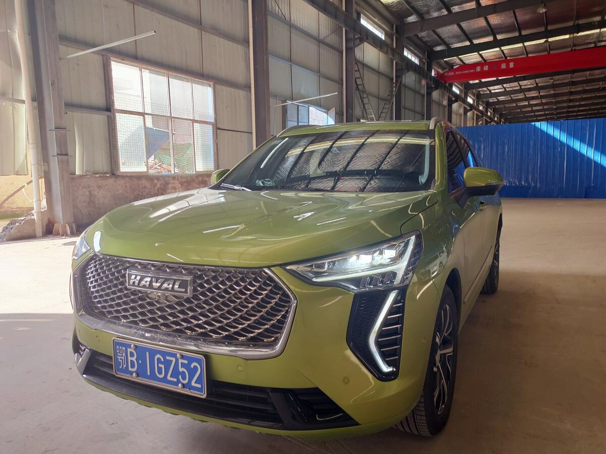 Фото 1. Передняя часть Haval Jolion.