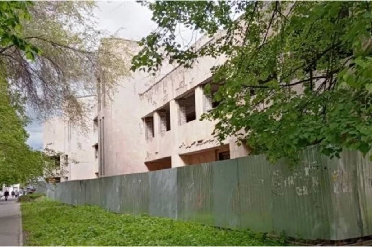    Мэрия подала в суд на собственников двух засвияжских недостроев