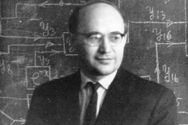 Ректор Таганрогского радиотехнического института (ТРТИ)профессор Анатолий Каляев